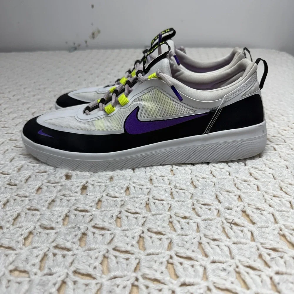 Nike SB Nyjah Free 2 Mens Sz 13 Skate Shoes Black White Wild Berry BV2078-009